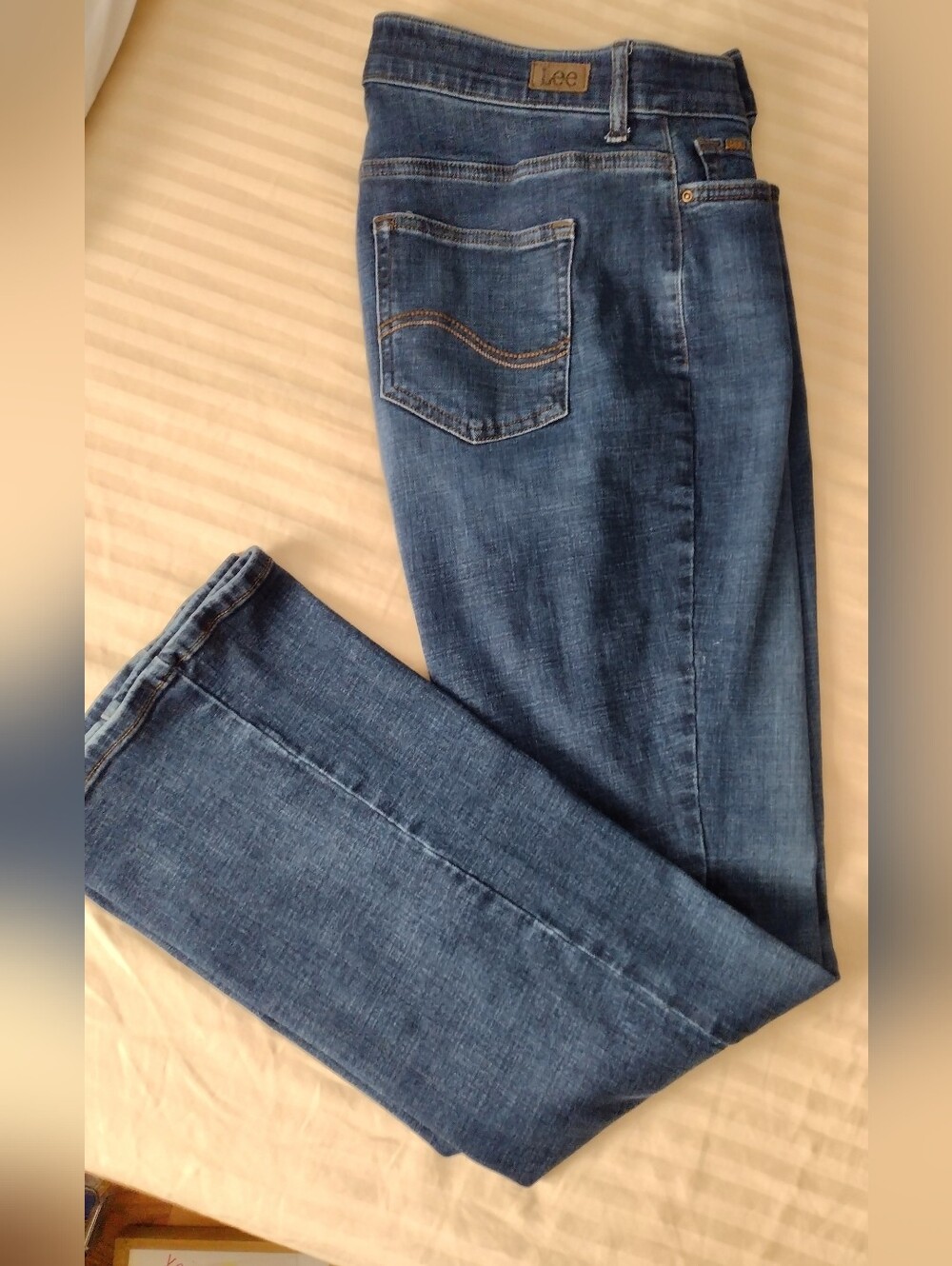 Lee Women's Flex Motion Regular Fit Mid Rise Boot Cut Dark Wash Jeans